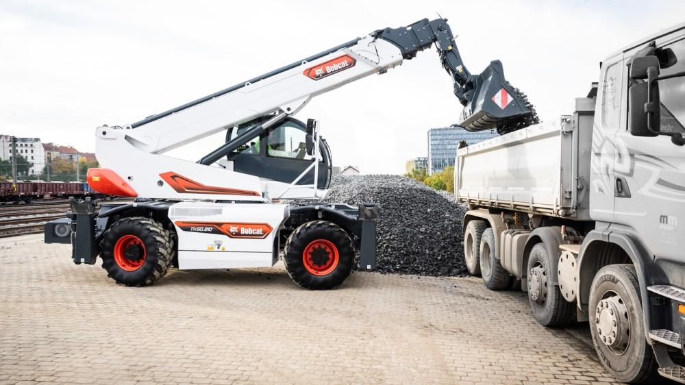 Bobcat launches rotary telehandlers image
