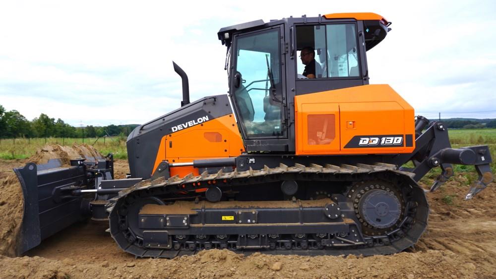 DEVELON enters dozer market image
