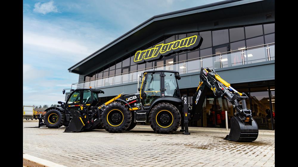 TRU7 Group marks 60 years with special JCB machines image