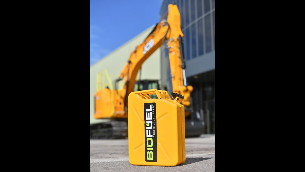 JCB adds 100 percent bio fuel image