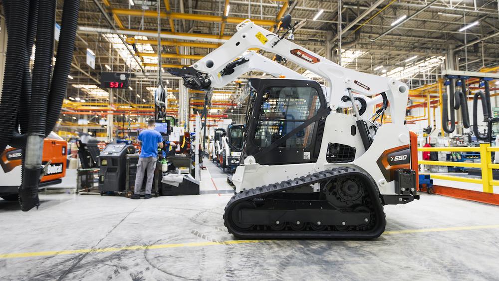 Bobcat begins production of new track loader image