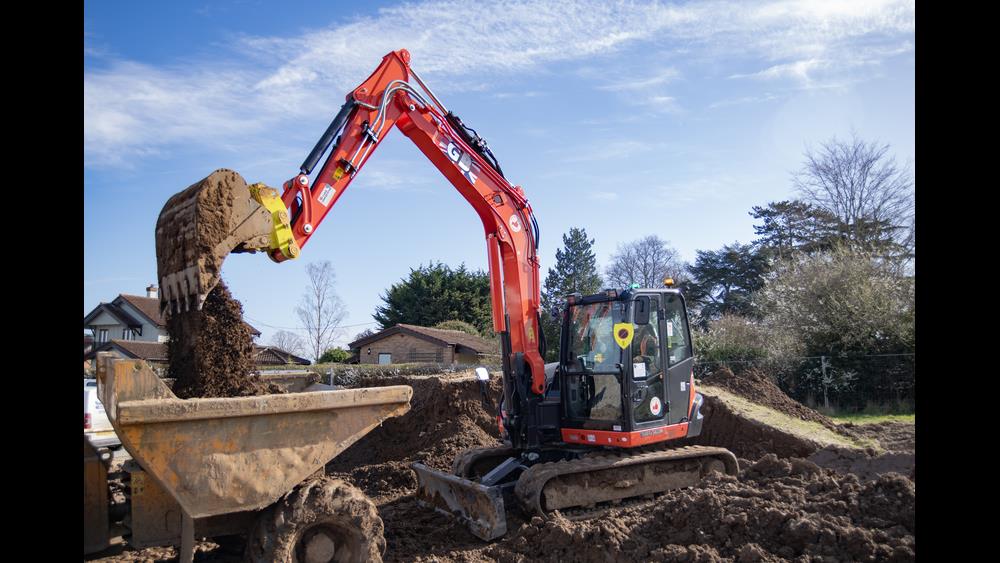 GB Digger Hire expands fleet image