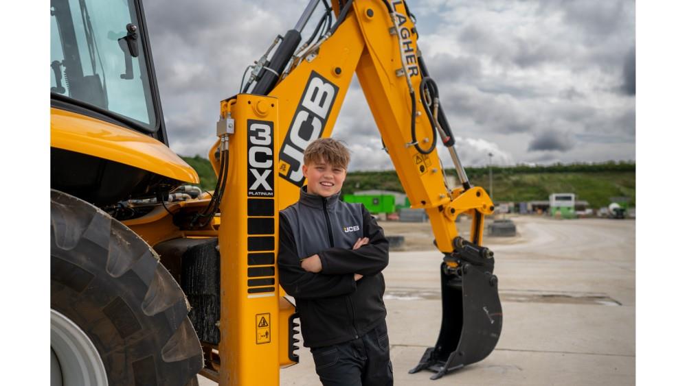 Youngest digger driver crowned image