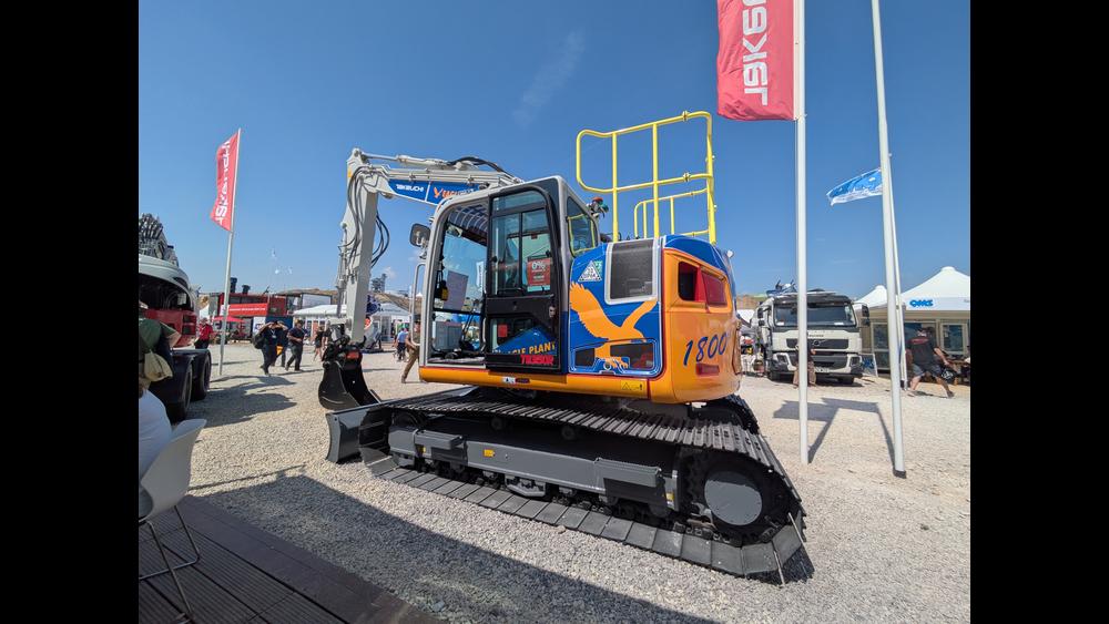 Eagle Plant marks milestone with special Takeuchi machine image