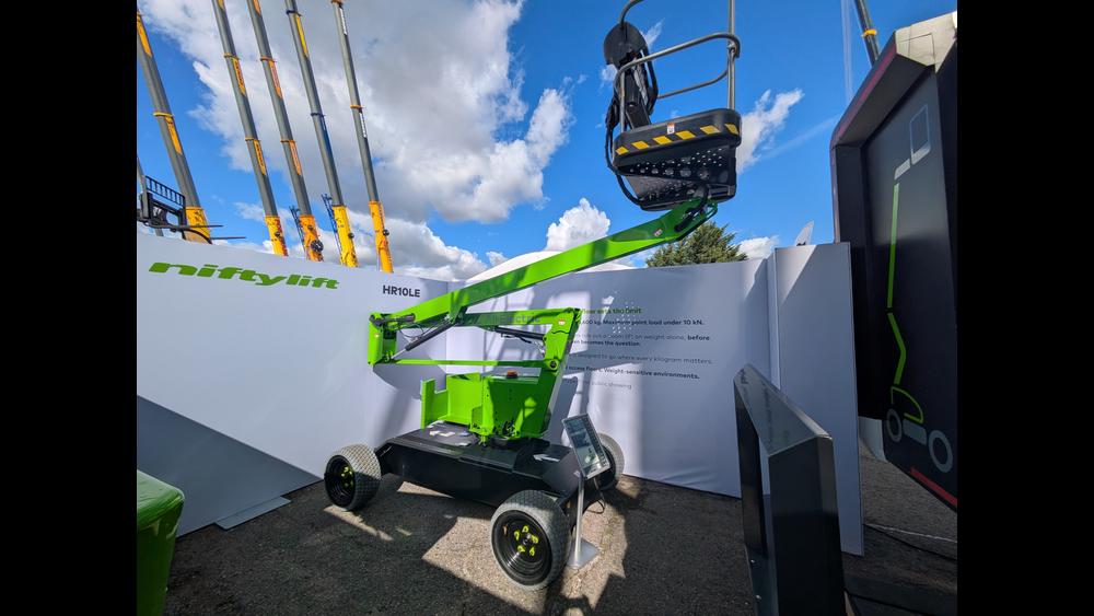 Niftylift debuts new machines and hybrid power options image