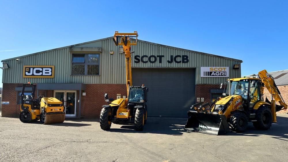 Scot JCB extends reach image
